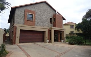 4 Bedroom House in Olympus AH