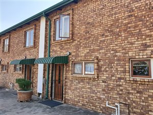 3 Bed Duplex in Rietfontein