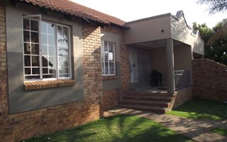 3 Bedroom Townhouse in Moreleta Park