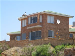 4 Bed House in Menkenkop
