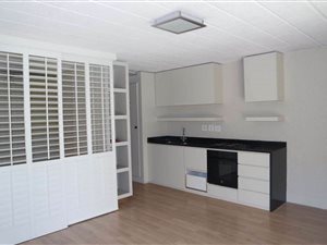 1 Bed Apartment in Parktown North
