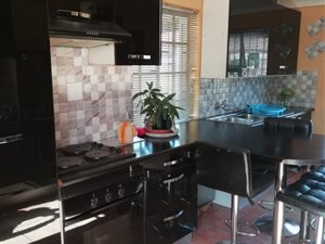2 Bed House in Alra Park