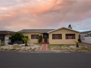 5 Bed House in Bernadino Heights