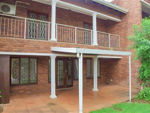 3 Bed Townhouse in Clarendon