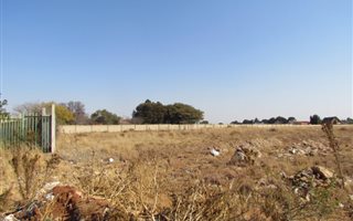 Commercial space in Raslouw AH