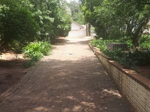 1000 m² Land available in Birdhaven