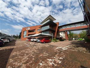 300 m² Commercial space in Bedfordview