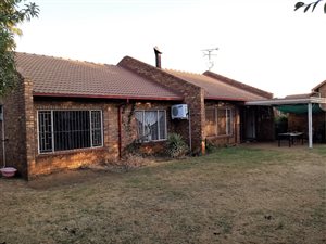 4 Bed House in Dersley