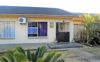 4 Bedroom House in Strelitzia Park