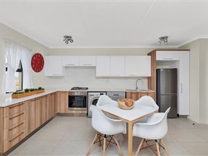 2 Bed Apartment in Louwlardia