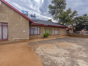 3 Bed House in Norkem Park