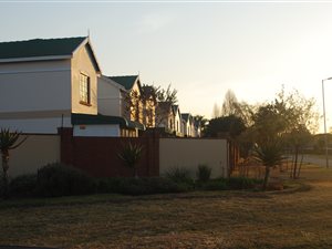 2 Bed Duplex in Montana Gardens