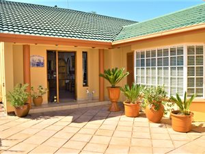 4 Bed House in Alphen Park