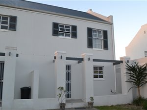 3 Bed House in Nuutgevonden