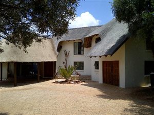 6 Bed House in Kshane Lake Lodge