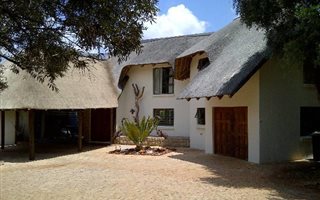 6 Bedroom House in Kshane Lake Lodge