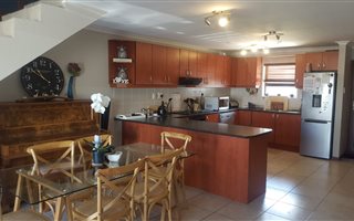 3 Bedroom Duplex in Stellenberg