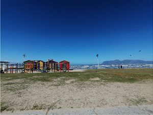 2 Bed Apartment in Muizenberg