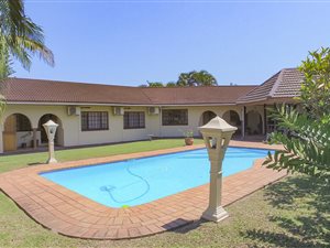 4 Bed House in Meerensee