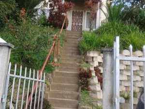 6 Bedroom House in Woodhurst
