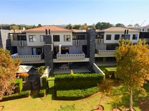 2 Bed House in Lombardy Estate