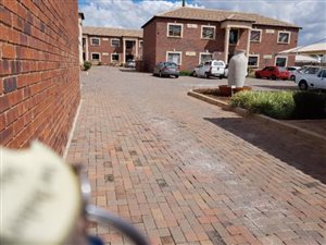 70 m² Office Space in Flamwood