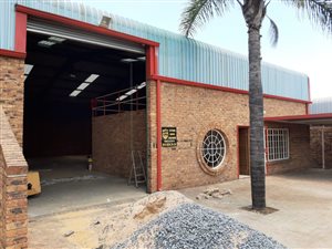 370 m² Industrial space in Alberton
