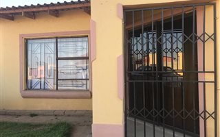 3 Bedroom House in Daveyton