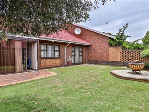 3 Bed Townhouse in Elandsfontein