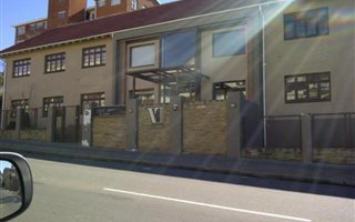 800 m² Commercial space in Westdene