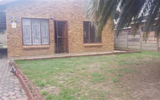 3 Bedroom House in Acaciaville
