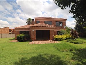 3 Bed House in Country View