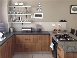 2 Bed Apartment in Palm Lakes Estate