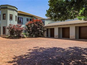 6 Bed House in Cornwall Hill