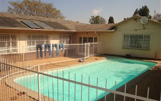 4 Bedroom House in Lombardy East