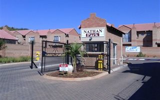 2 Bedroom Flat in Sinoville