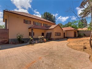 4 Bed House in Bramley