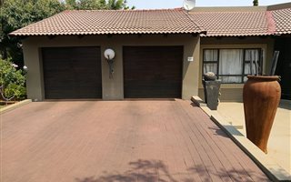 4 Bedroom House in Safari Gardens