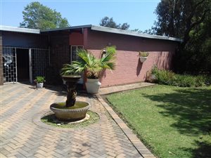 3 Bed House in Neserhof