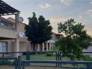 2 Bedroom Simplex in Leeuwenhof Estate