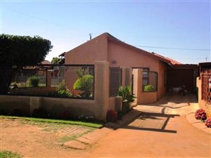 2 Bed House in Nellmapius