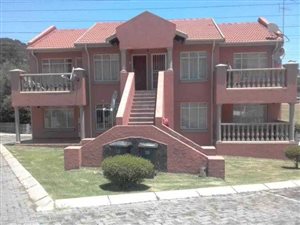 2 Bed Apartment in Rembrandt Park