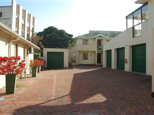 2 Bed Apartment in St Georges Park