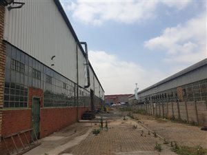 2141 m² Industrial space in Roodekop