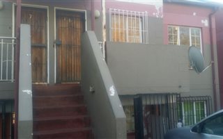 2 Bedroom Apartment in Troyeville