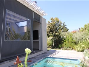 2 Bed Duplex in Somerset Lakes