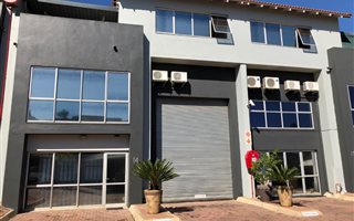 470 m² Industrial space in Halfway House