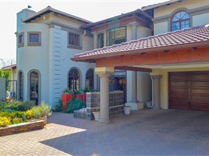 5 Bed House in Hazeldean (Silverlakes Surroundings)
