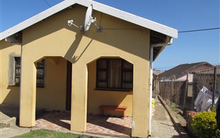 5 Bedroom House in Lovu