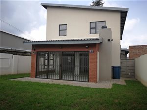 3 Bed House in Rietvalleirand